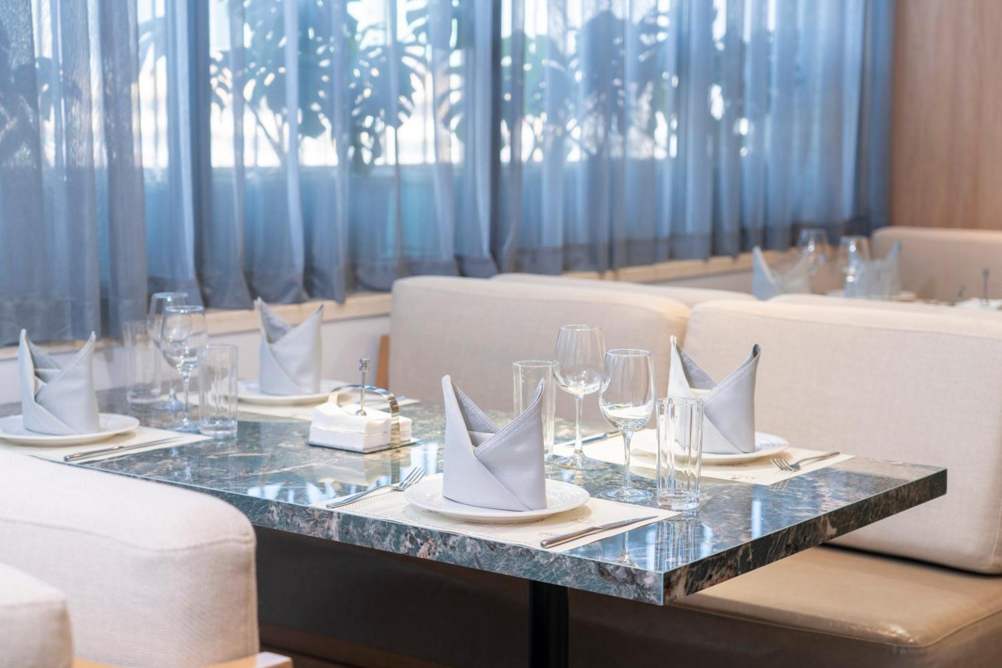 Victoria Hotel Guangzhou Zhujiang New Town Extérieur photo